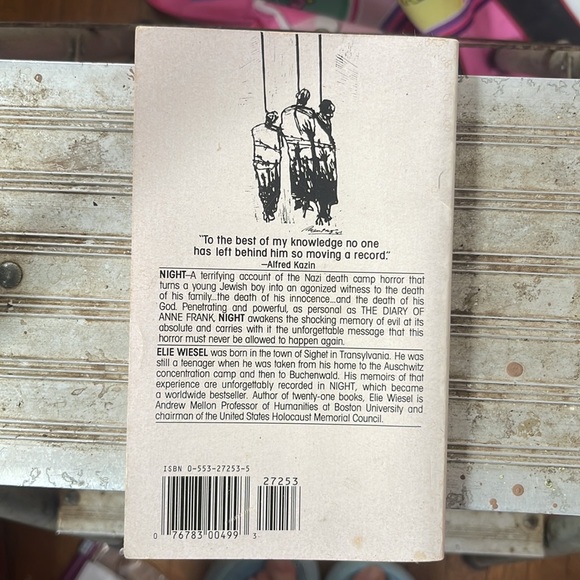 Paperback Night by Elie Wiesel - Picture 2 of 5